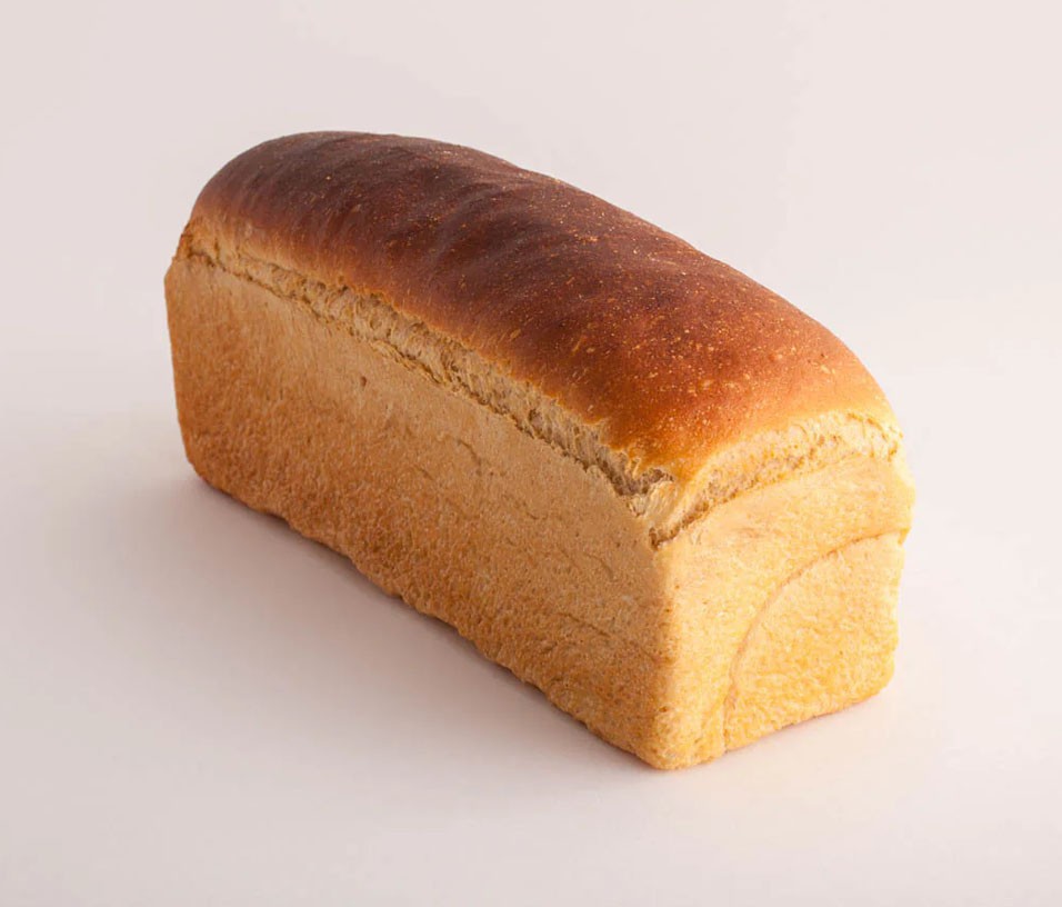 Pan de molde tierno blanco